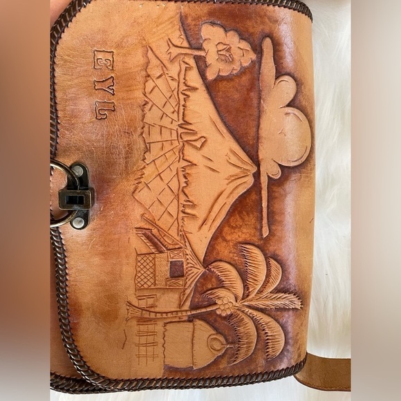 "Heirloom Saddle" Vintage Tooled Leather Shoulder Bag- Western Boho Artisan - Picture 4 of 16